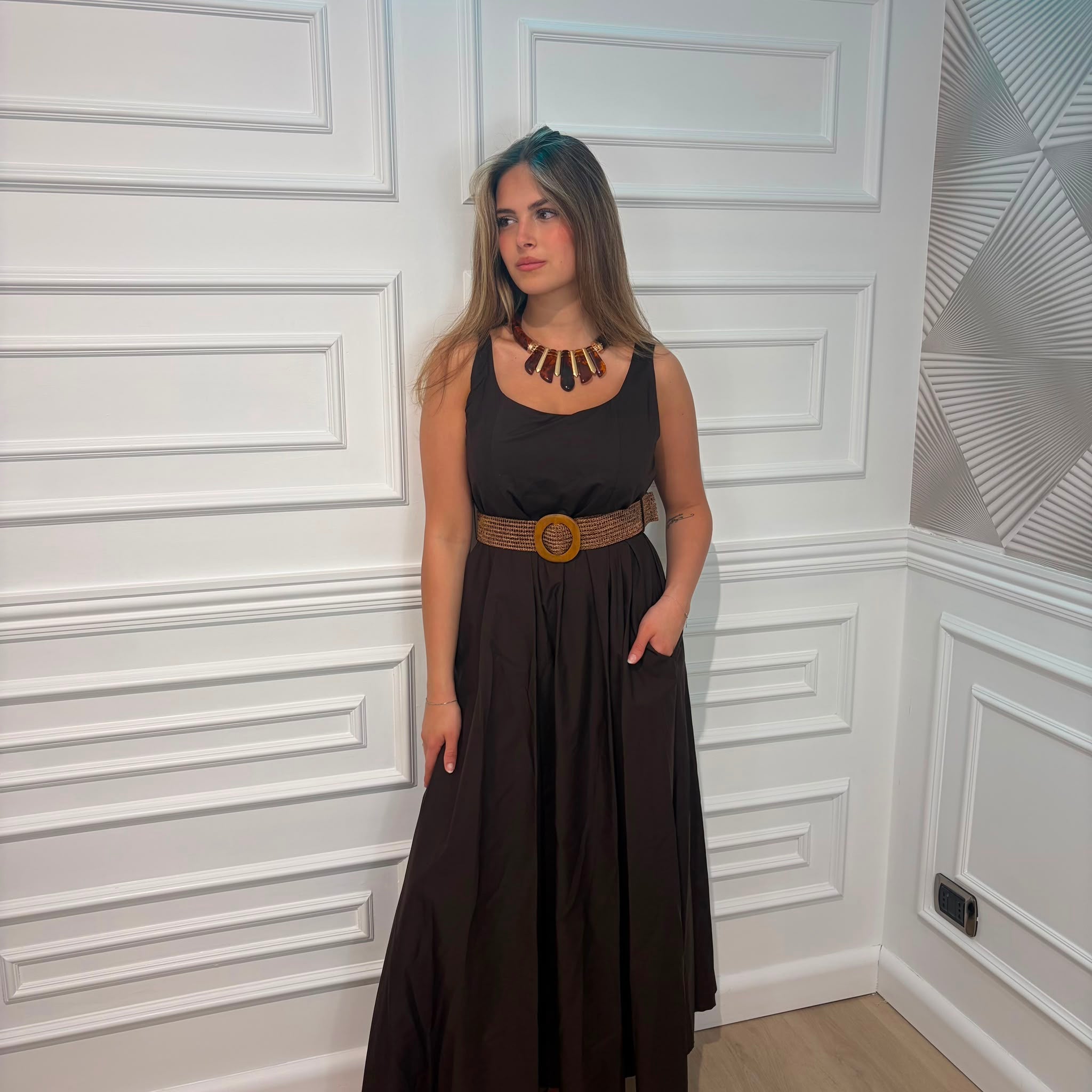 ABITO NADIA