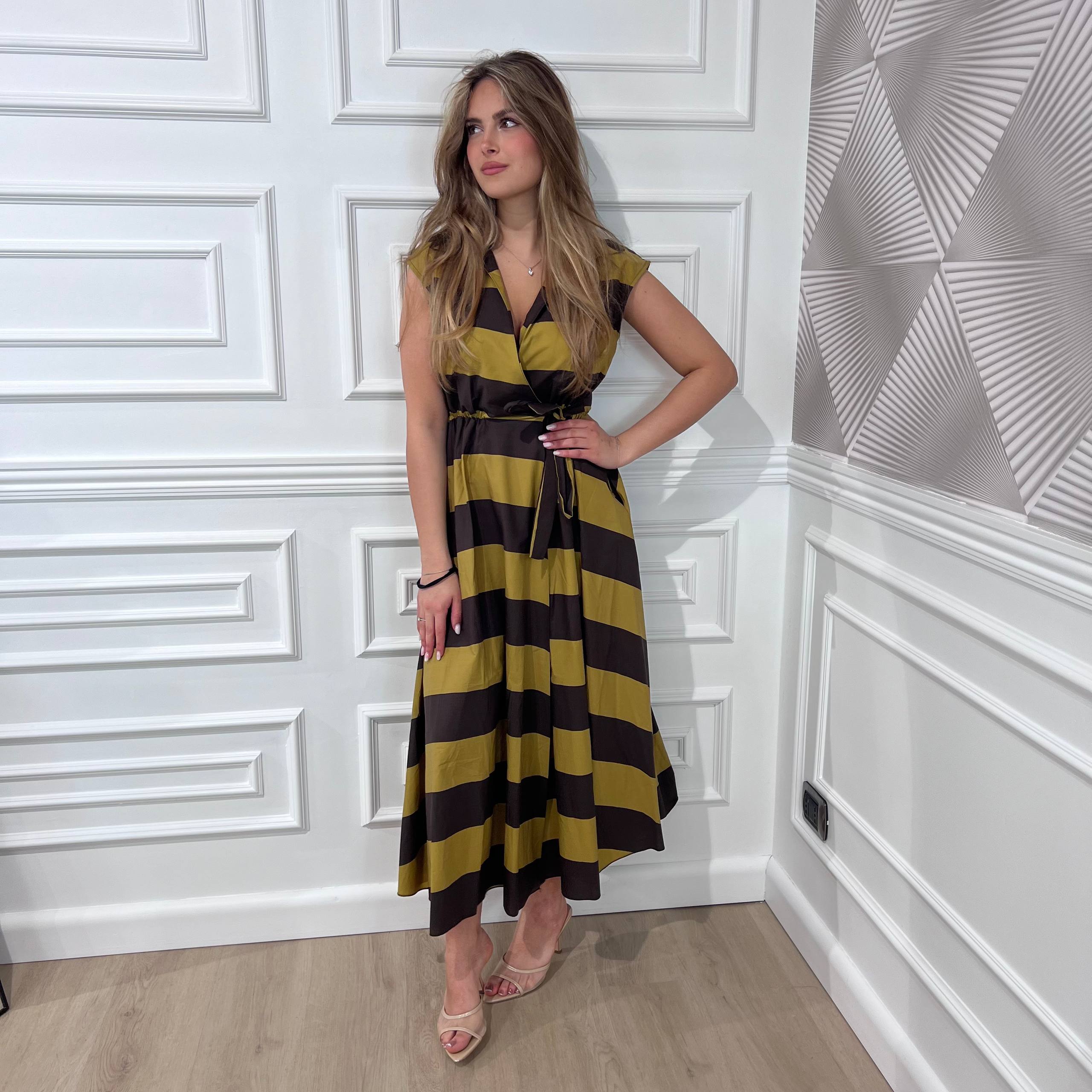 ABITO CARLA