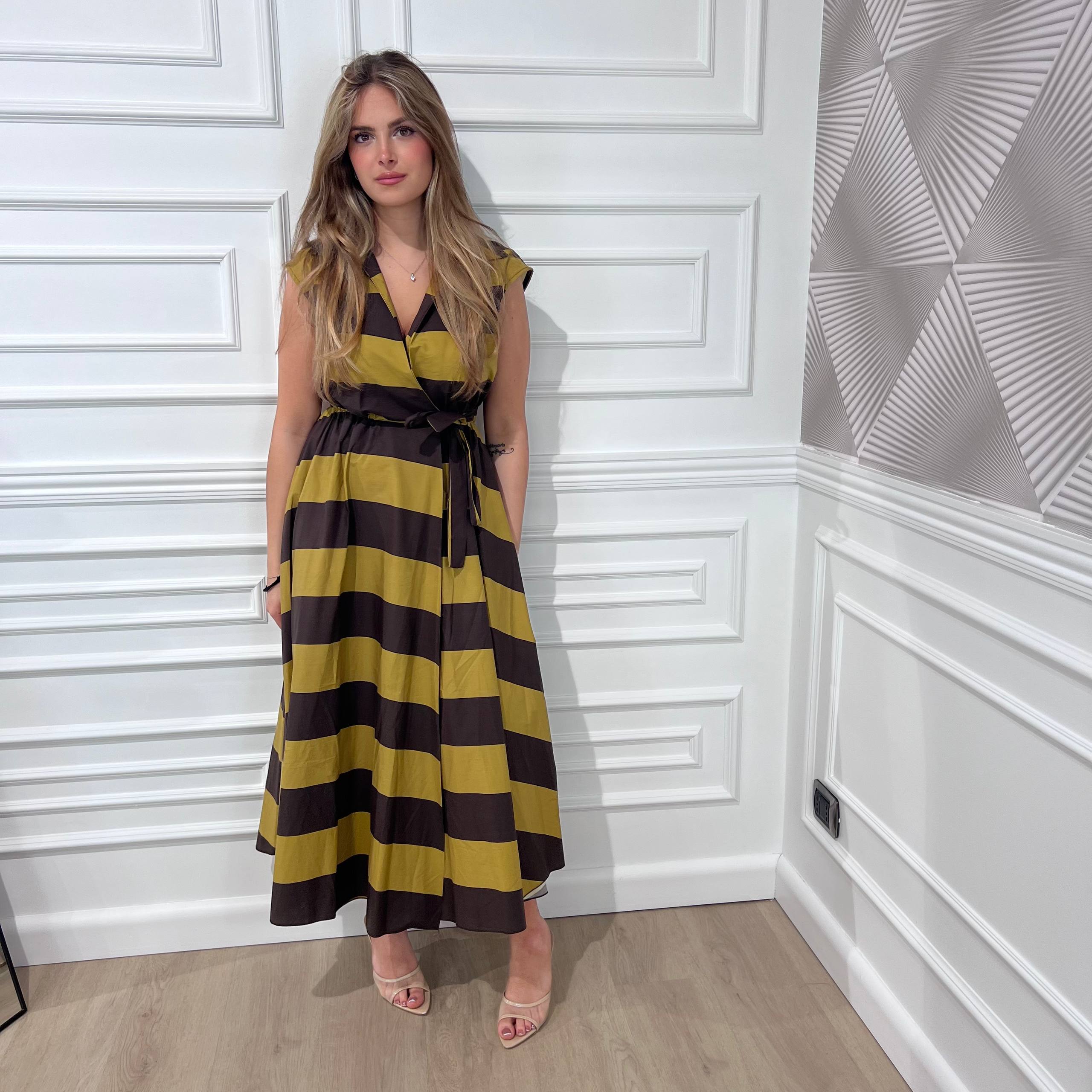 ABITO CARLA