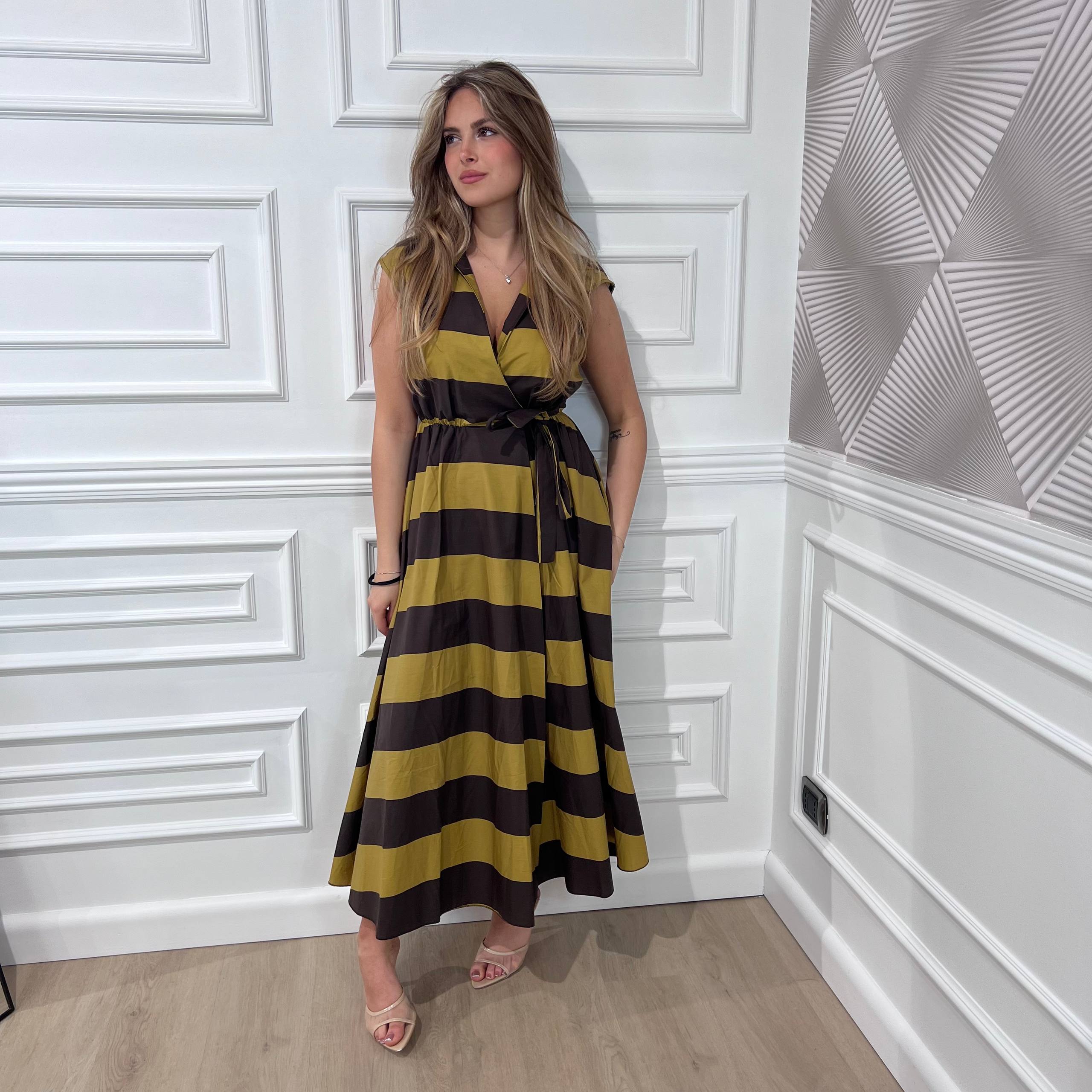 ABITO CARLA
