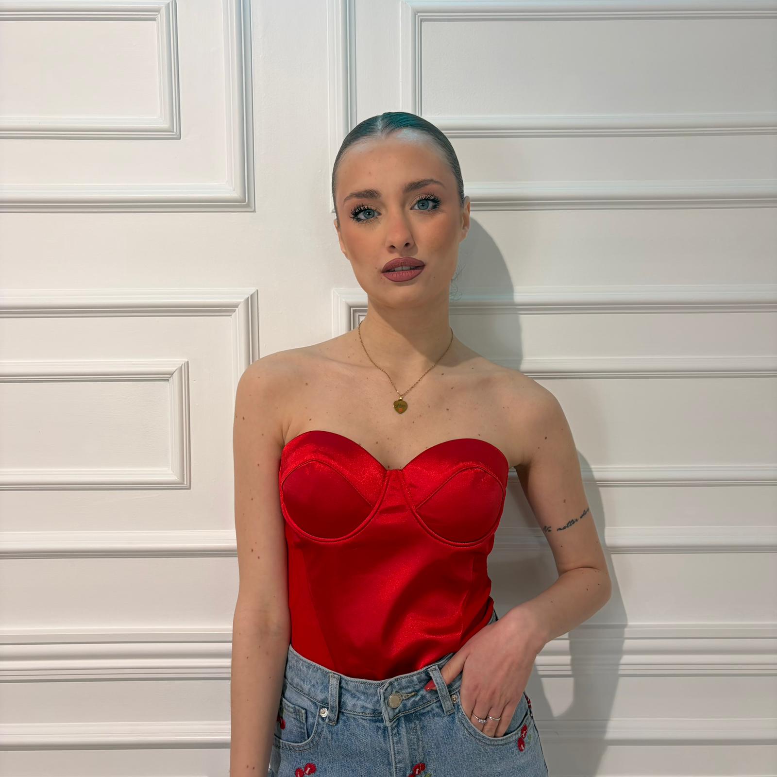 BODY CLELIA