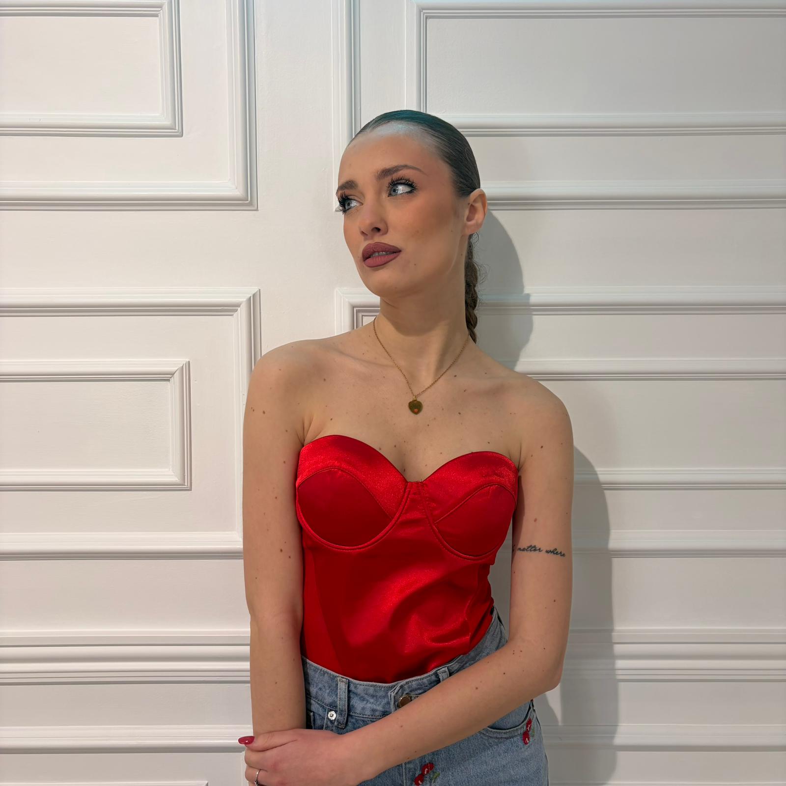 BODY CLELIA