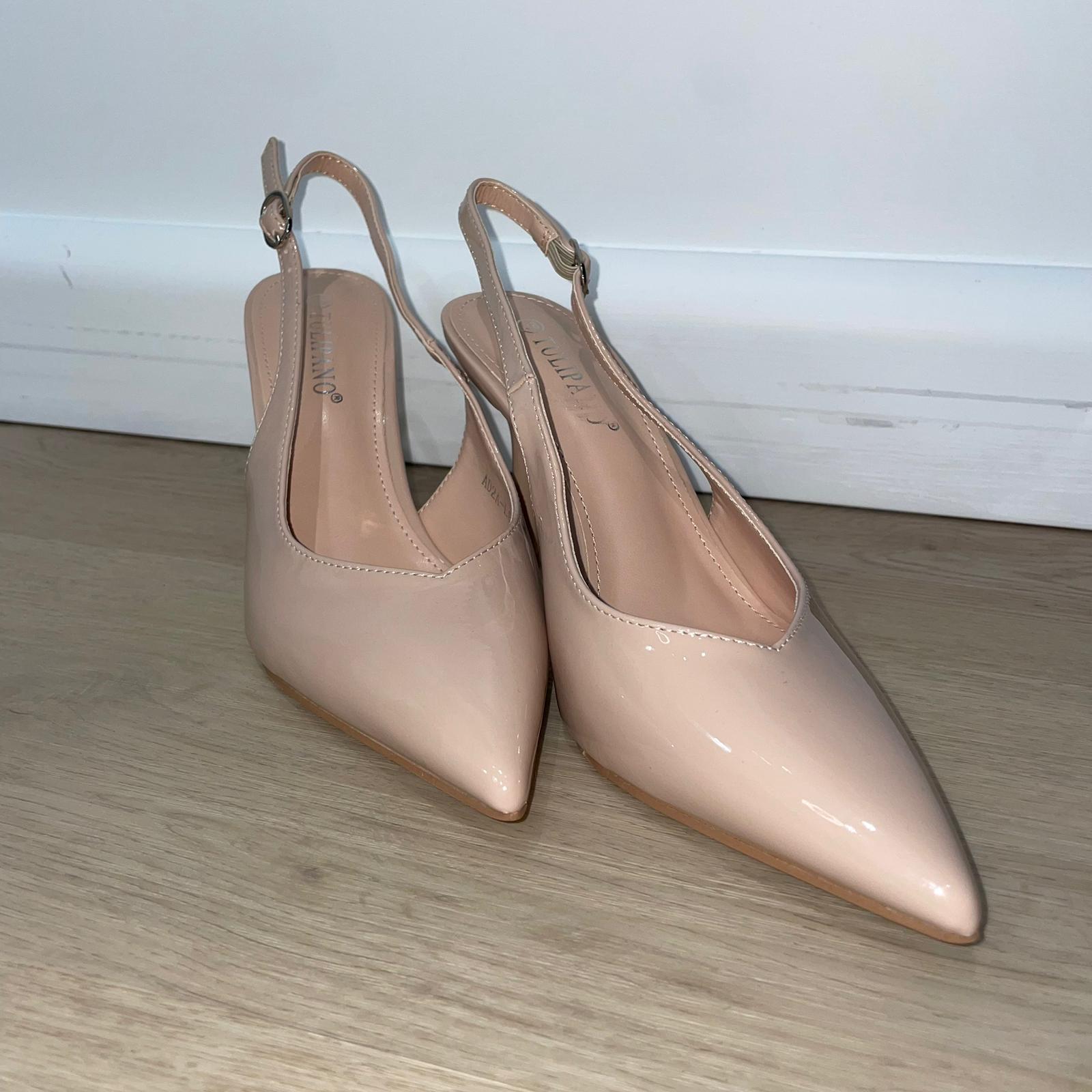SCARPA CON TACCO NUDE