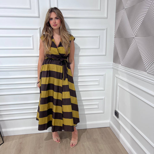 ABITO CARLA