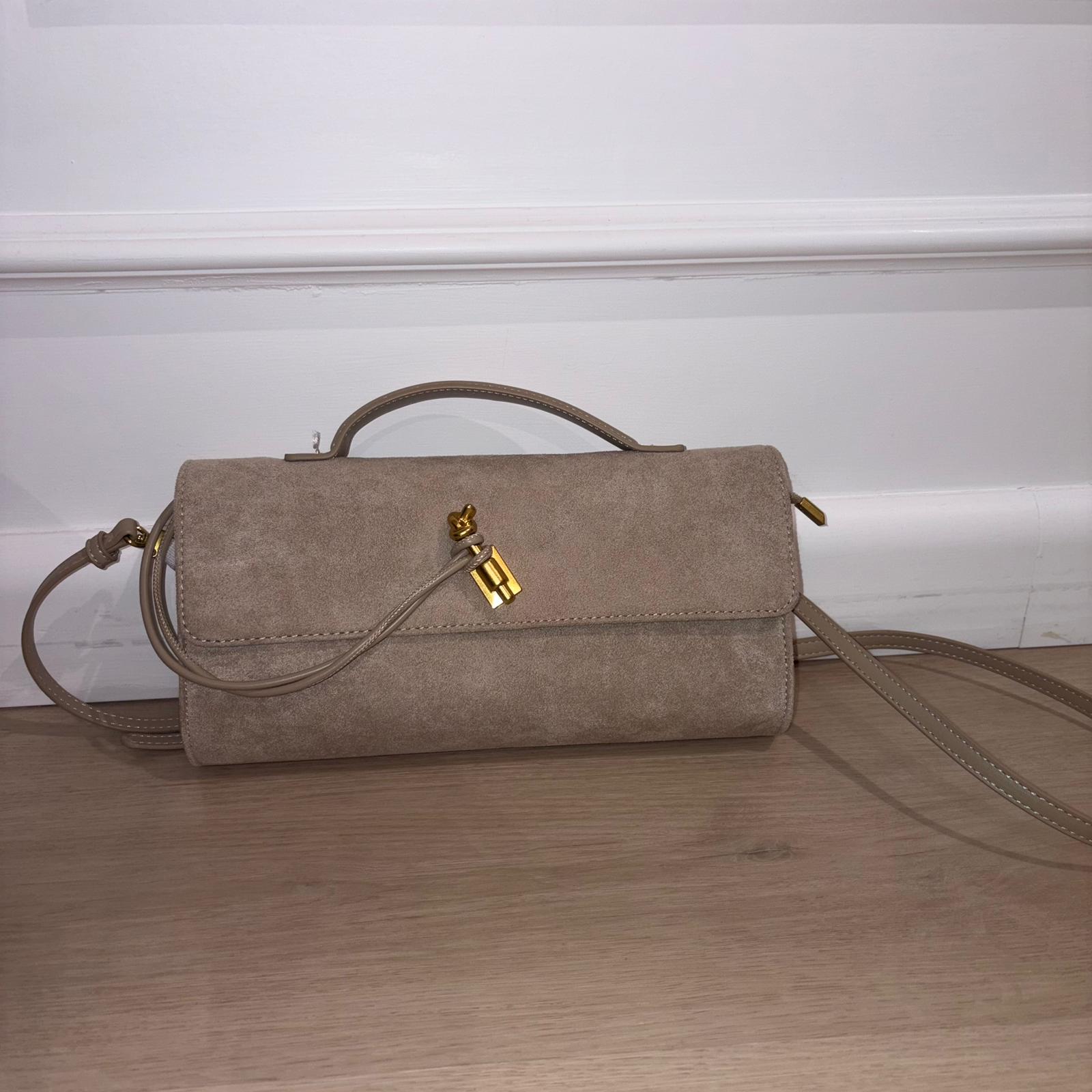 BORSA ROSY