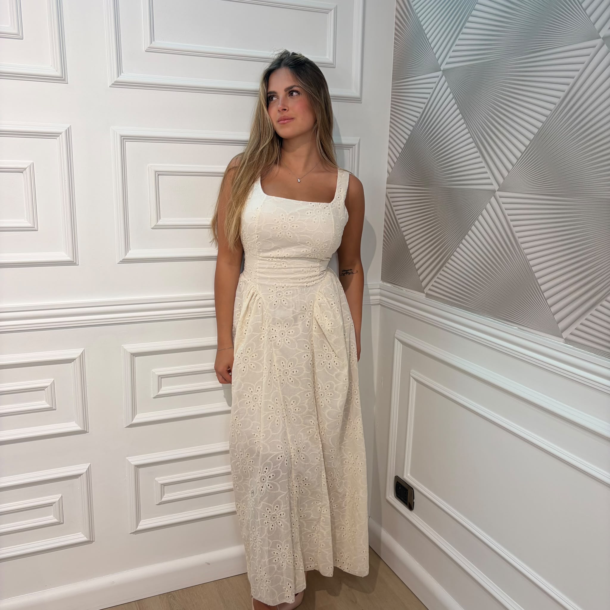 ABITO MELISSA