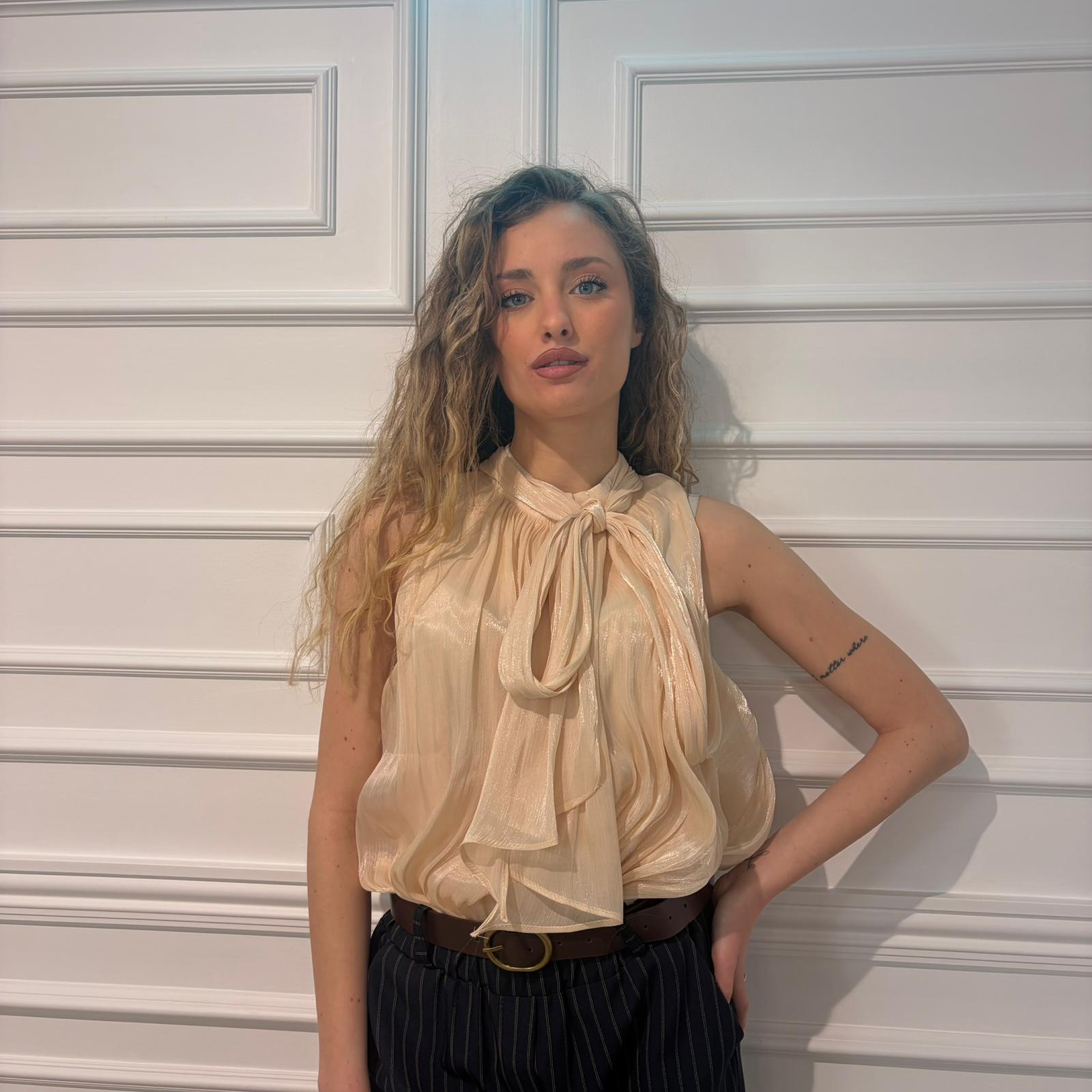 BODY CLELIA