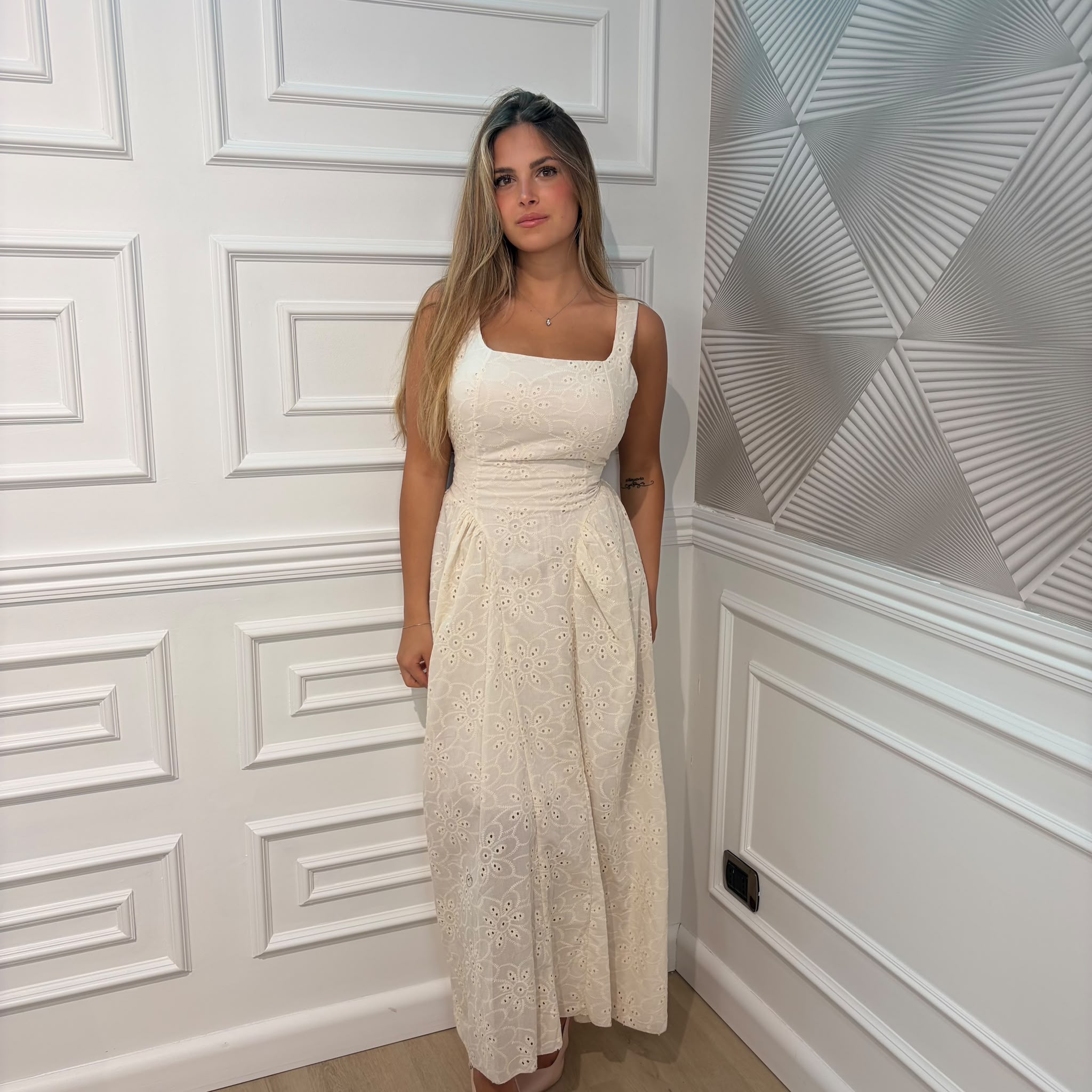 ABITO MELISSA